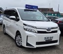 Toyota  Voxy 1.8 HYBRID